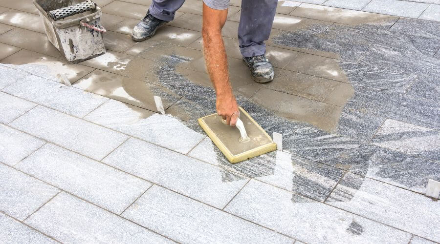 Professional gutter cleaning in North Billerica, MA